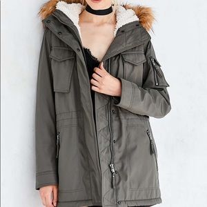 NWT URBAN OUTFITTERS SHERPA FIELD PARKA