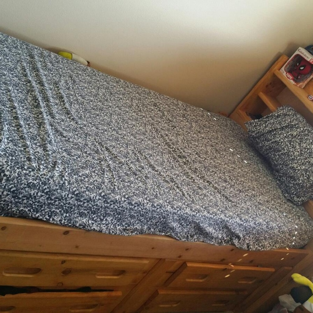 Twin bed