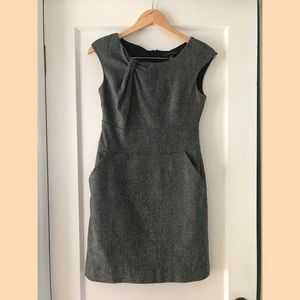 Banana Republic Sz 4 Gray Wool Stretch Dress