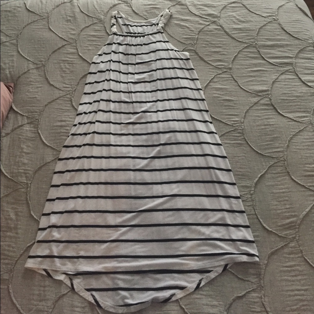 White w/ black stripe swing dress or high/low xs