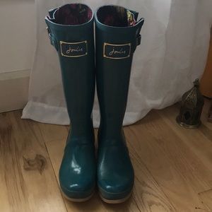 Joules Glossy Field Welly in blue
