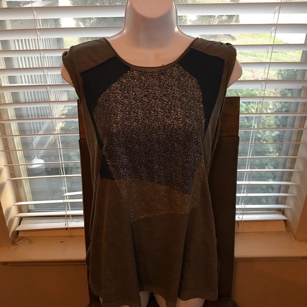 Beautiful Simply Vera Top Size M