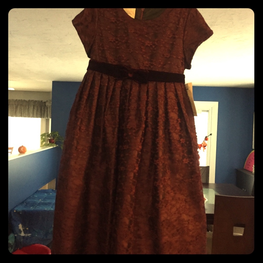 Maroon girls formal dress NWOT