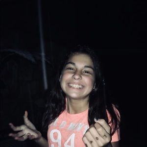 Meet your Posher, Chloe