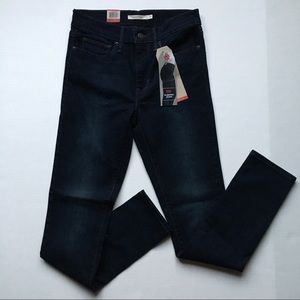 Levi’s Slimming Skinny Jeans 27x30