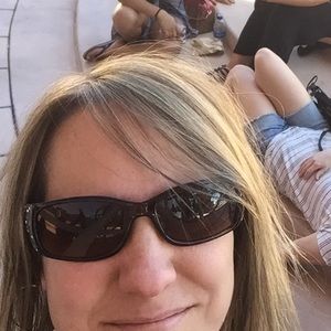 Meet your Posher, Leanna