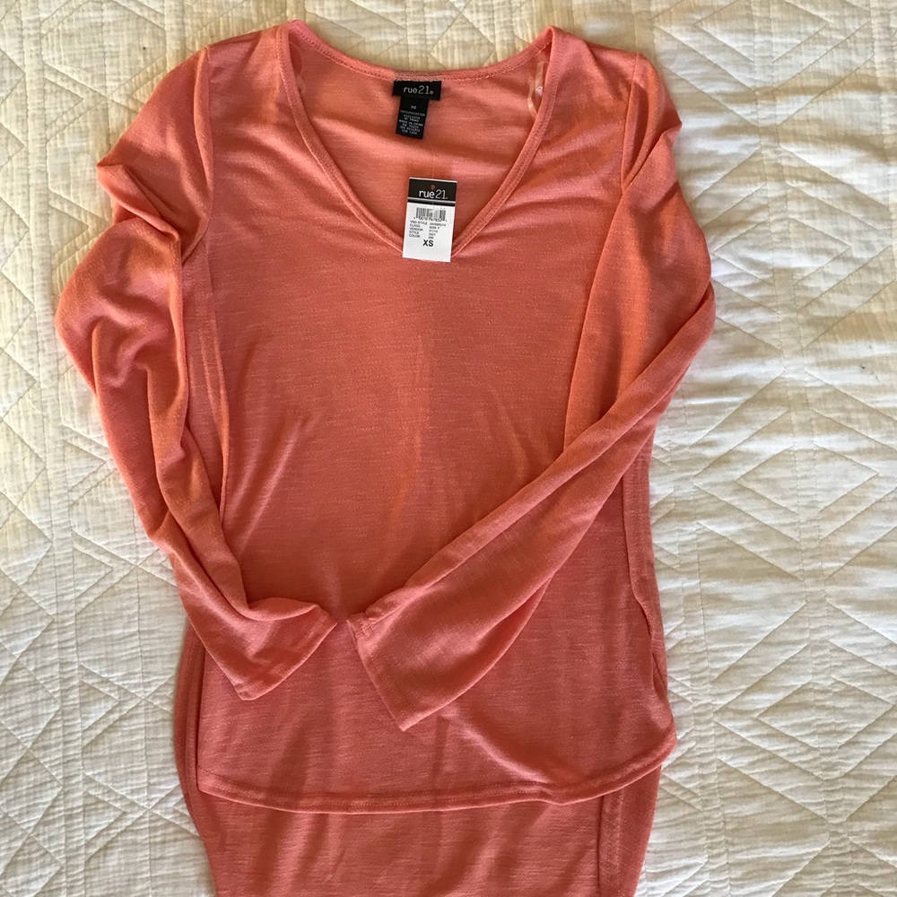 NWT. Rue 21 juniors high low long sleeve top