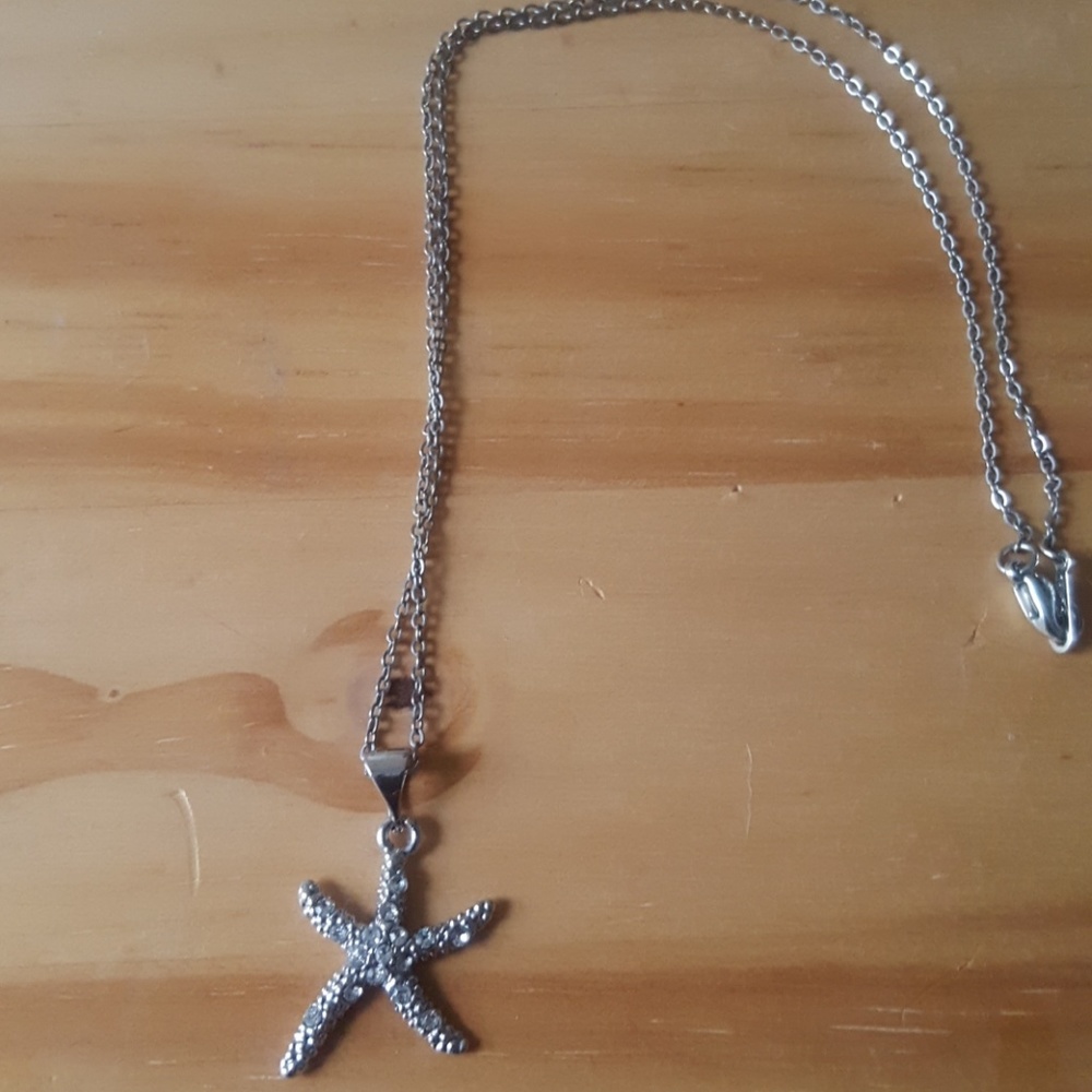 Silver starfish necklace