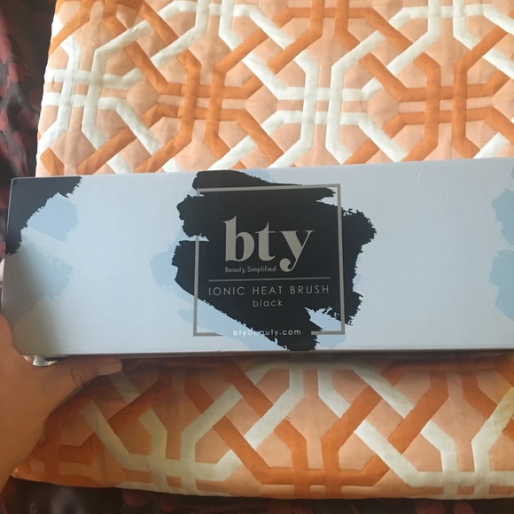 Sutra ionic heat brush used once. - Picture 5 of 6