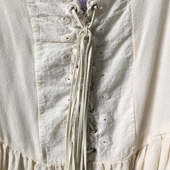 Blouse with shoulder cutouts - Picture 3 of 3