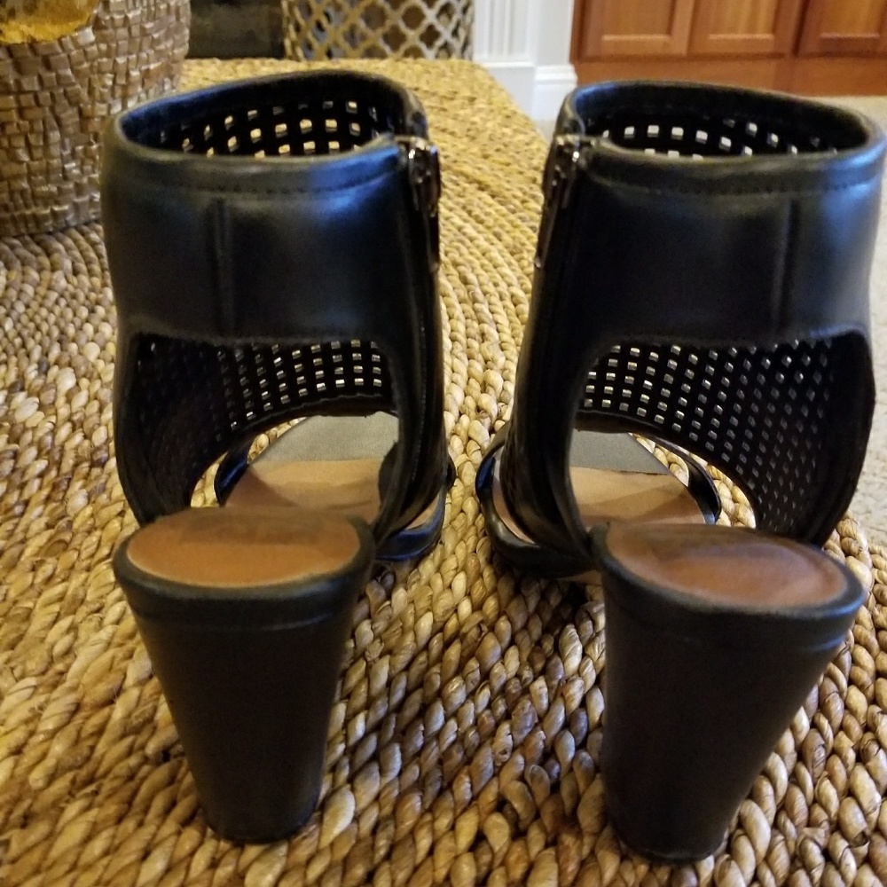 Shoes - Picture 2 of 3