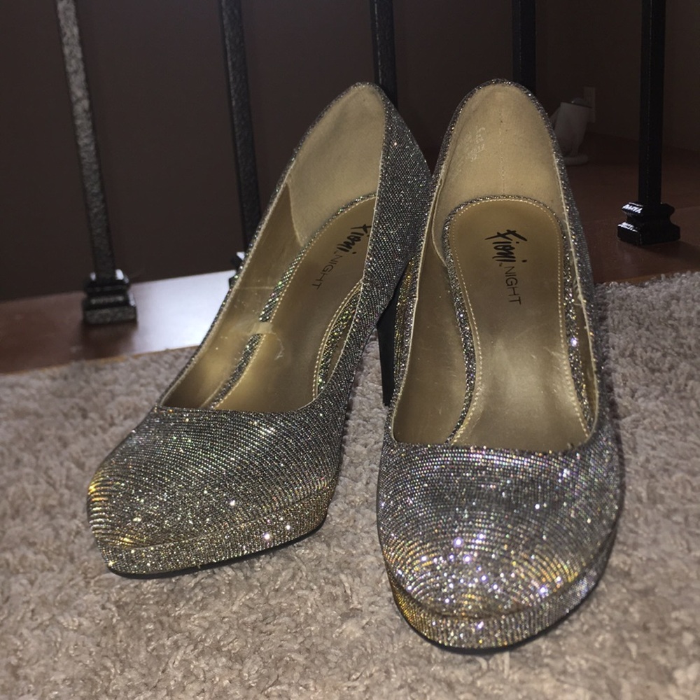 Sparking FIONI heels