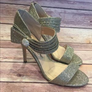 Like New!! Nina Gold/ Silver Evening Sandals