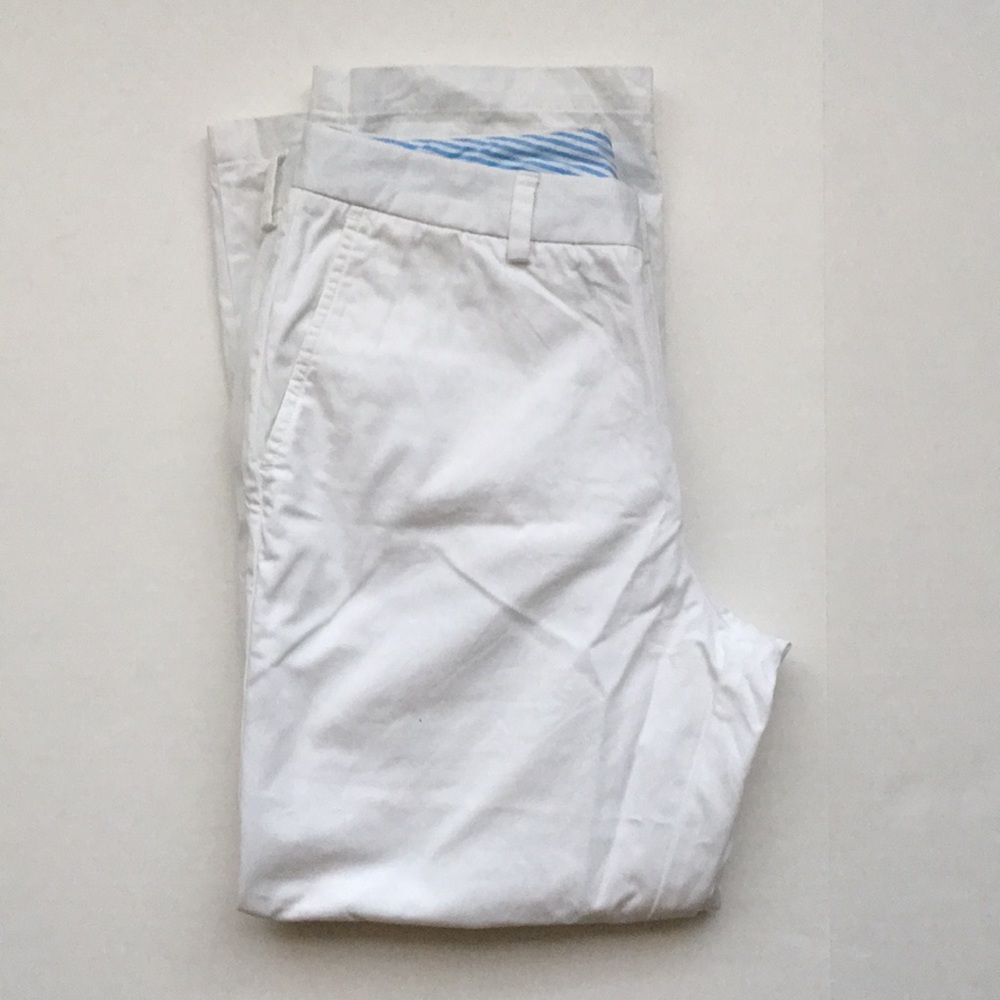 Vineyard Vines white trousers