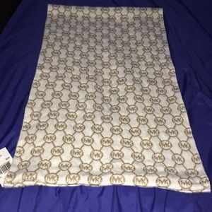MK Infinity scarf