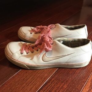 Women’s Nike shoes