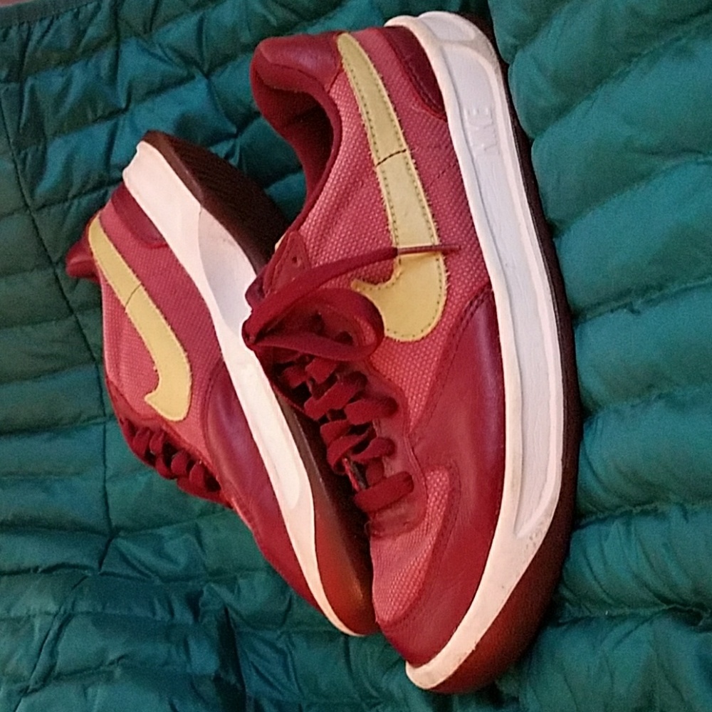 REDUCED 🐧🐧🐧Rare ladies Nike Air Force Ones