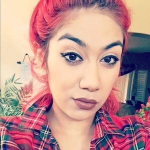 Meet your Posher, Crystal