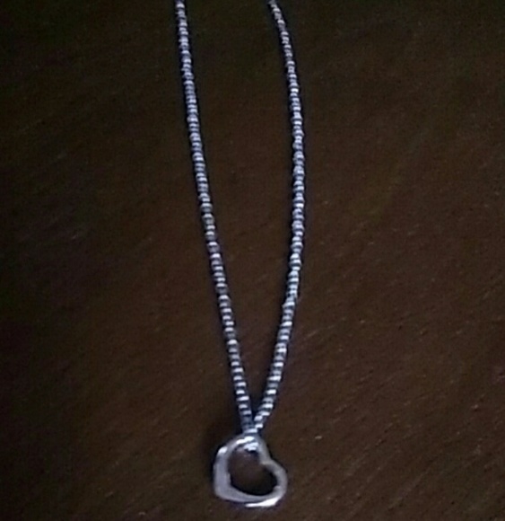 🍯🍑New!!Heart Pendent Silver toned Necklace🍯🍑 - Picture 4 of 6