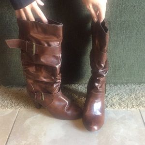 Brown leather boots size 8