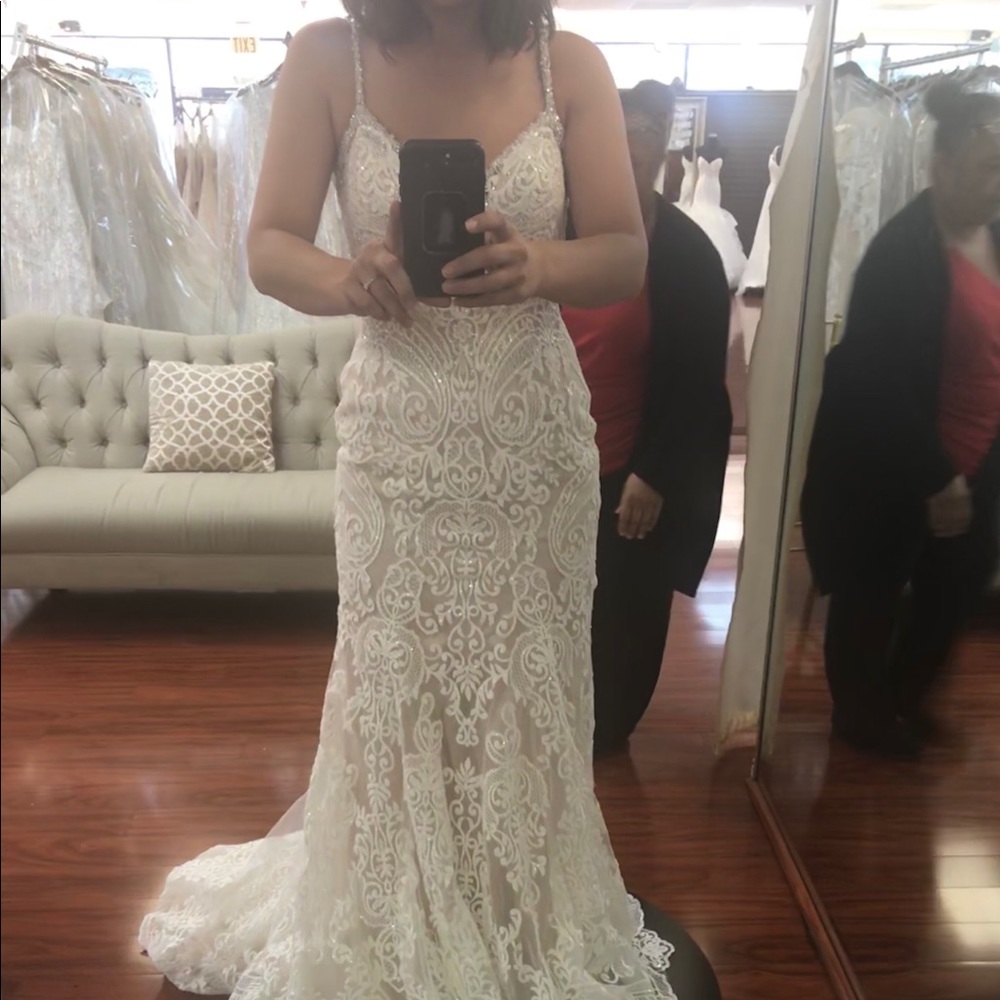 Allure Bridals 9452 brand new wedding dress