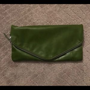 NWOT Shiraleah zipper clutch