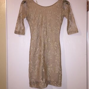 NWT Gold Floral Dress w/ Open Back and 3/4 Sleeves