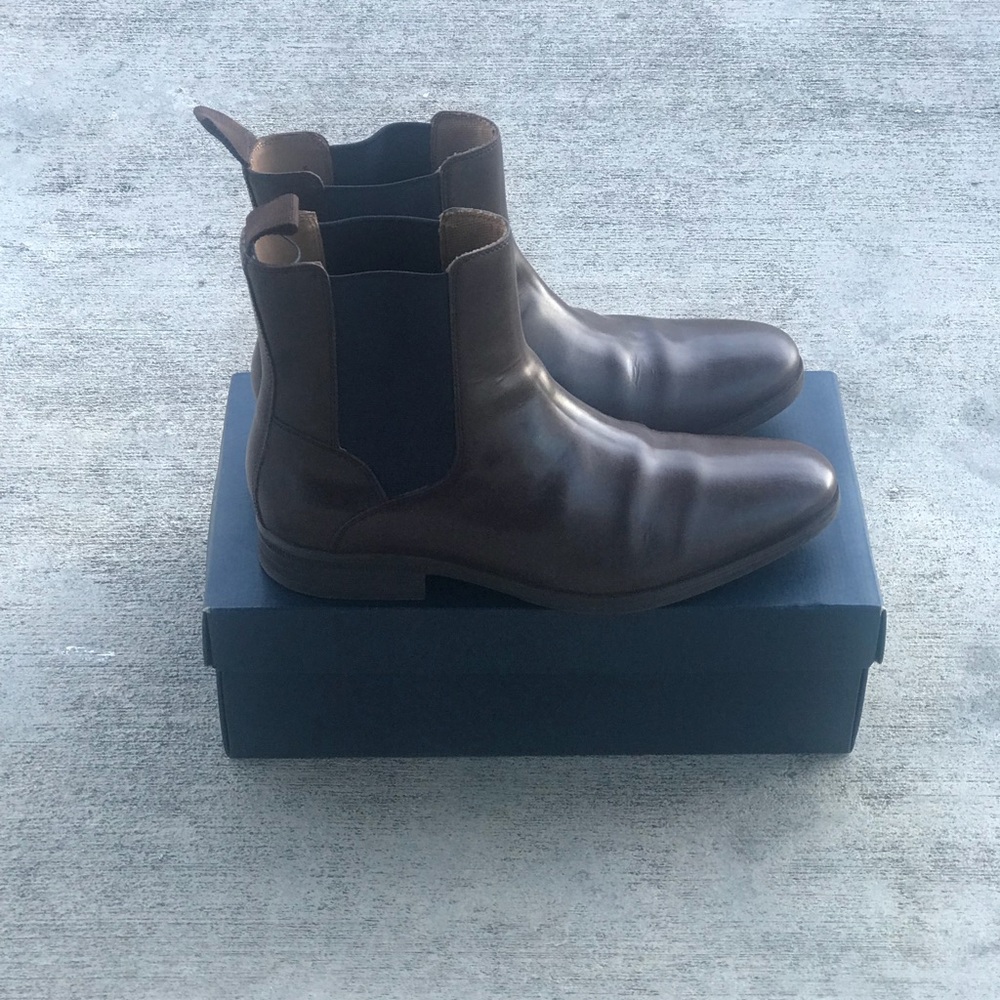 COLE HAAN CHELSEA BOOTS
