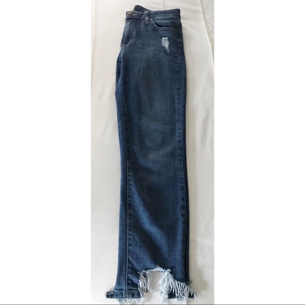 JUST BLACK High Rise Med Wash Distressed Hem Denim - Picture 7 of 9
