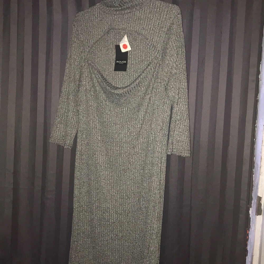 Grey ribbed dress with front opening, runs small