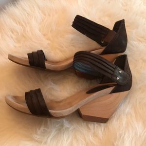 Camper leather wedges