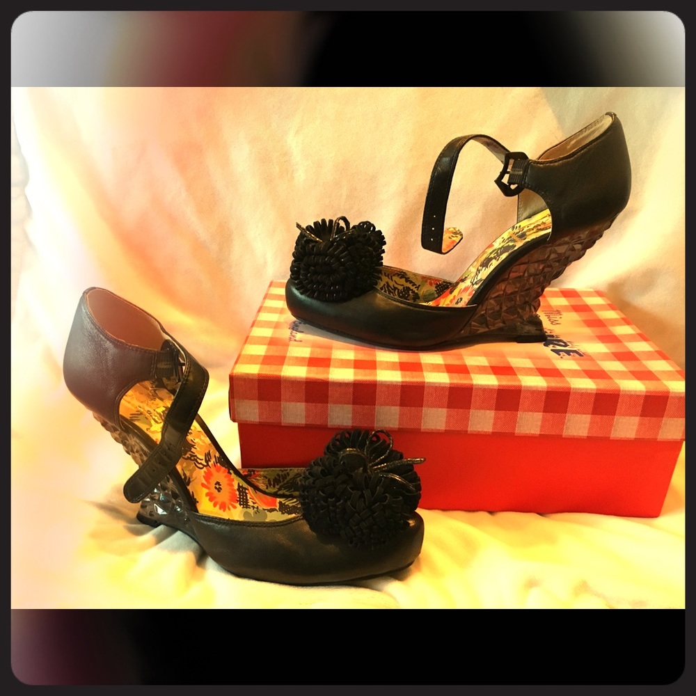 Miss L-Fire wedges