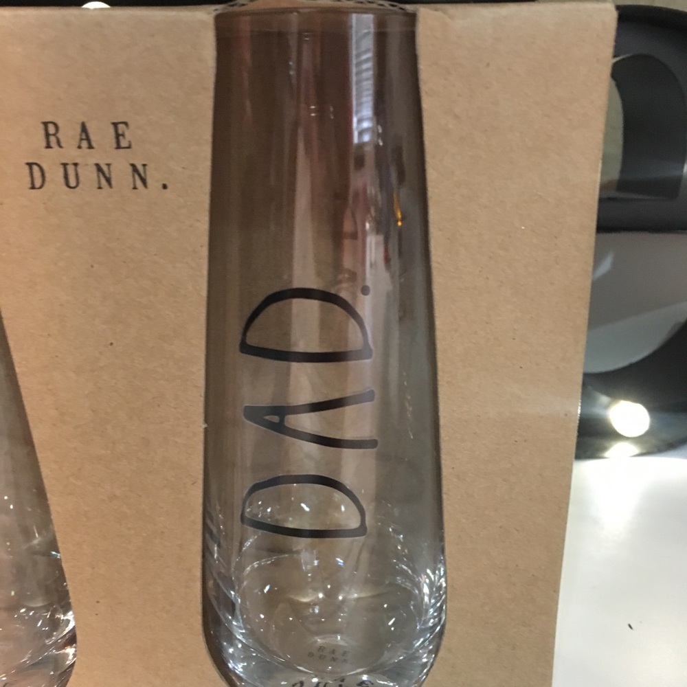 New Rae Dunn MOM DAD Set Of 2 champagne Flutes - Picture 4 of 5