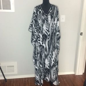 SOLD**NATORI XXL CAFTAN black/white/embellishing