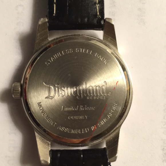 Disney limited release Mickey watch - Picture 2 of 3