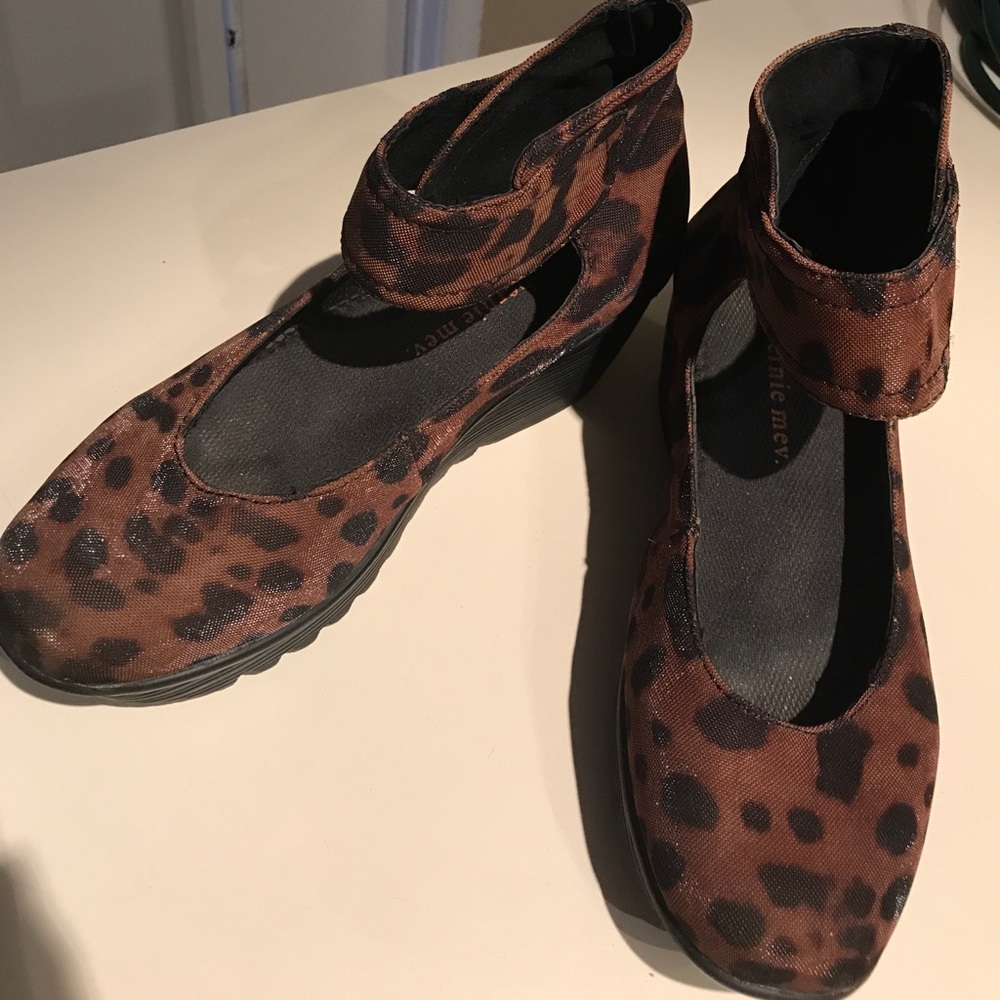 Bernie Mev brand new never worn