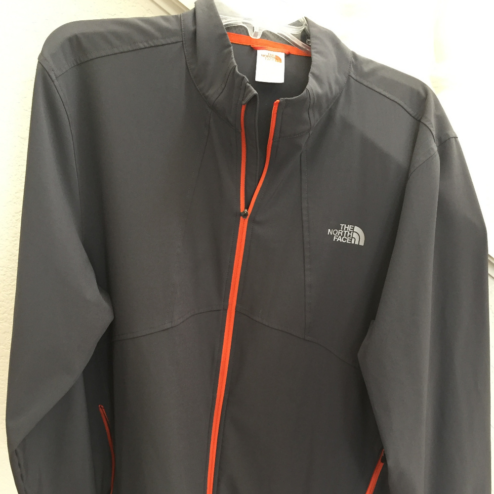 North Face Mens light weight jacket size L