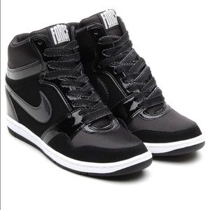 🕶 Nike Women's Force Sky Wedge Shoe 🕶