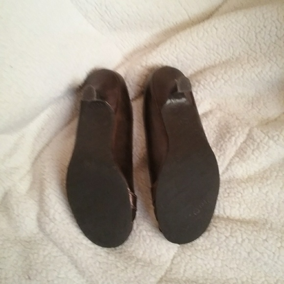 Heels - Picture 2 of 3