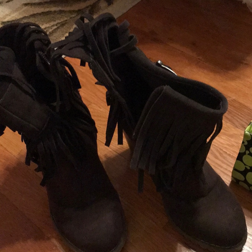 Western fringe brown boots