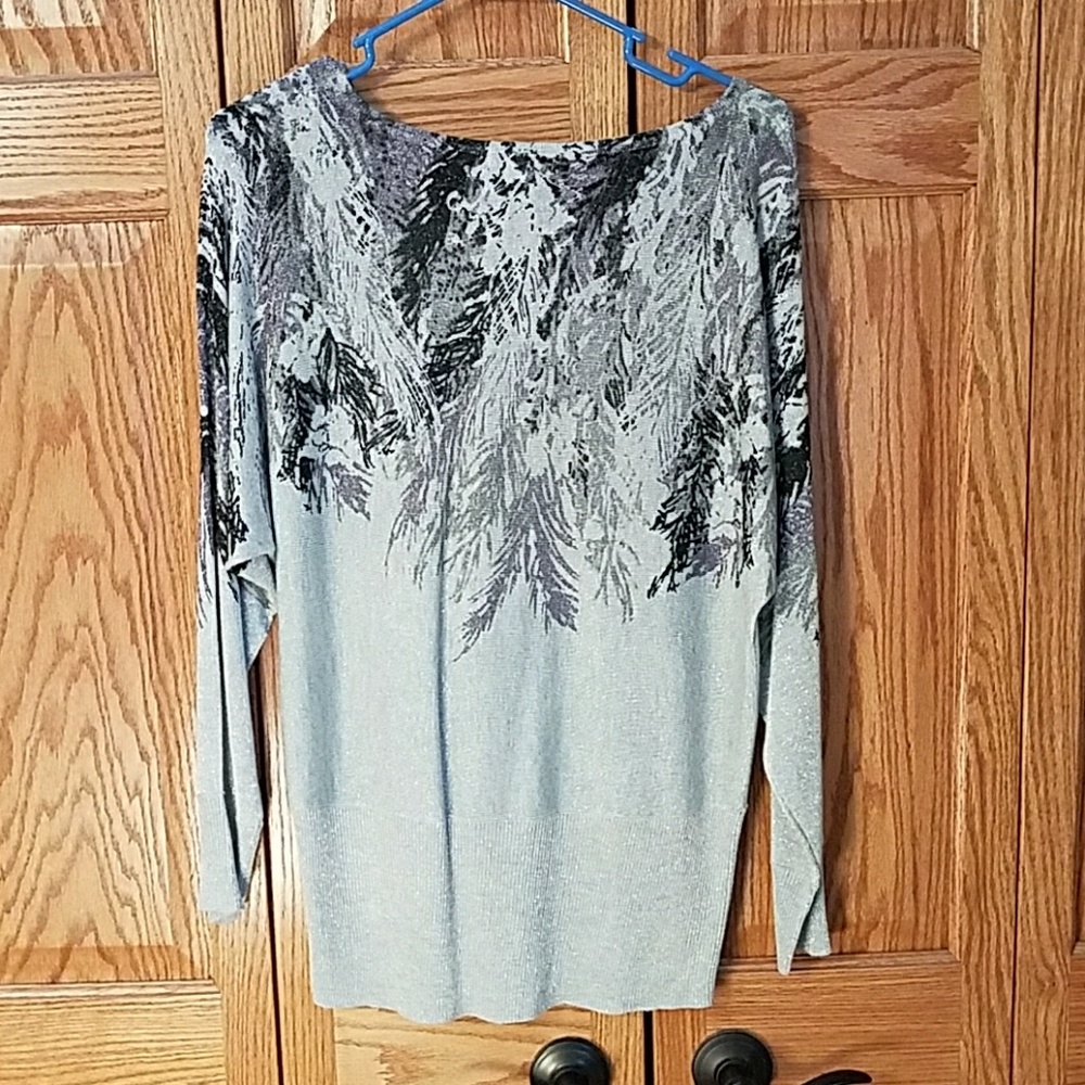 Sweater - Picture 4 of 4