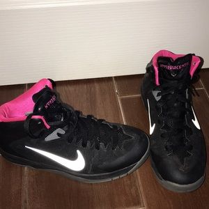 Black and pink nike hyper quickness. US size 7y