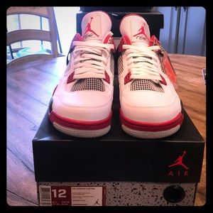 Air Jordan Retro 4