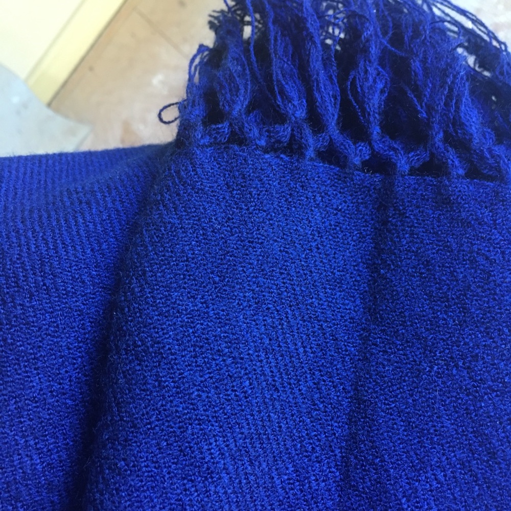 Soft and thick scarf