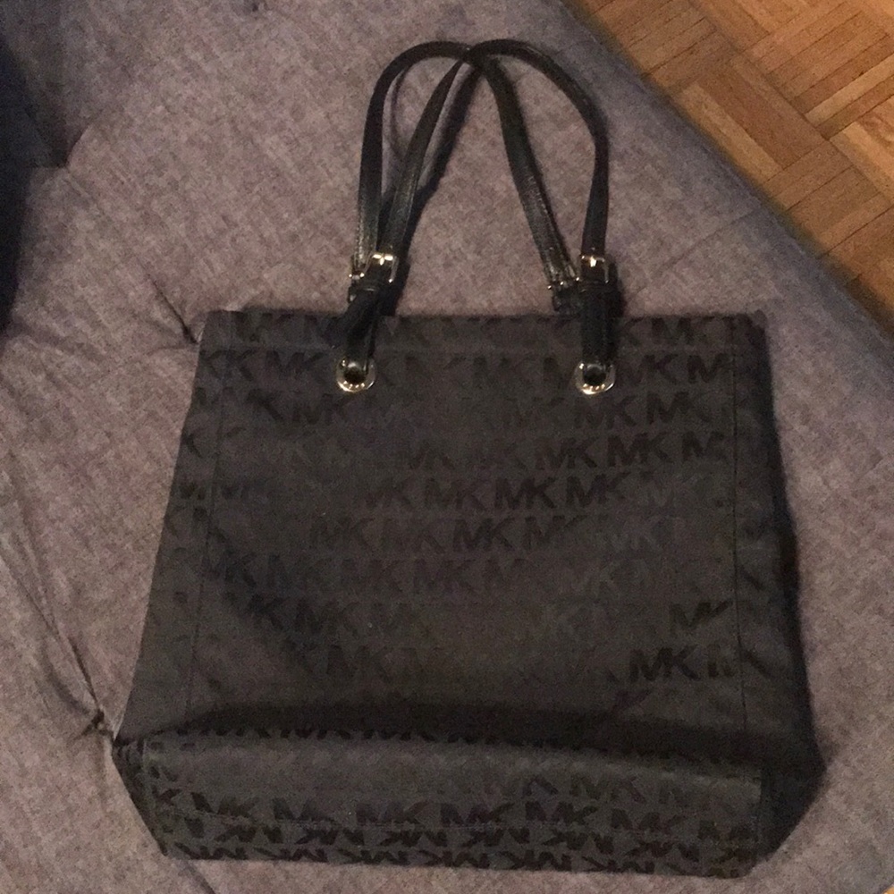 MK TOTE BAG