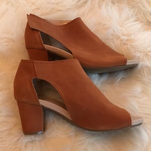 NWOT sueded leather heels