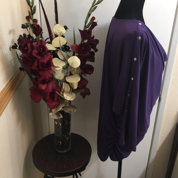 🖤Beverly Drive Draped Neckline Blouse🖤 - Picture 4 of 5