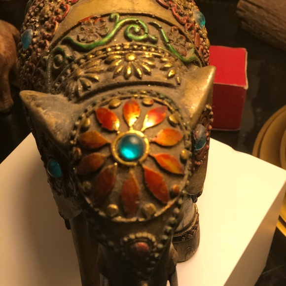 Jewel 💎 Elephant and Photography - Picture 4 of 4