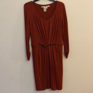 Pleated dress with faux belt