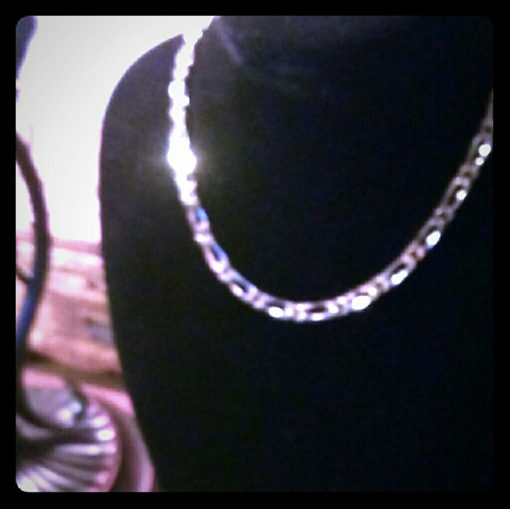 ❄SALE❄ VNTG❇Monet❇ Beautiful Gold-Tone FigaroChain